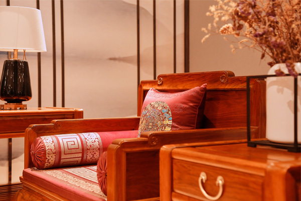 雅宋紅木緬甸花梨家具，設(shè)計(jì)極簡，頗具宋時(shí)雅風(fēng)